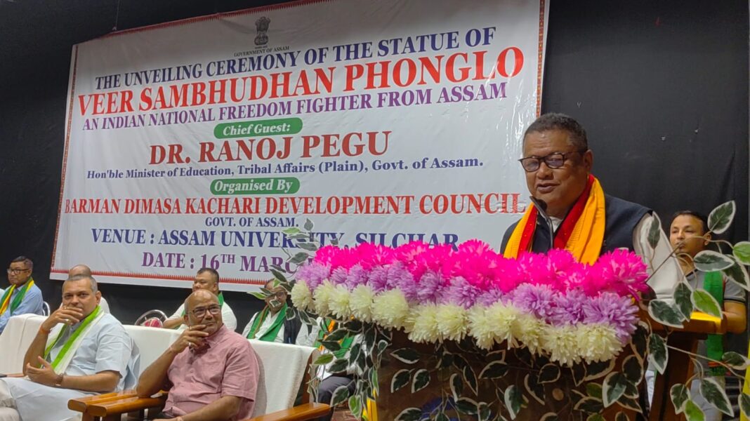 ..तो असम के शिक्षा मंत्री डॉ रनोज पेगु ने हिंदी में वक्तव्य रख जीता सबका दिल
