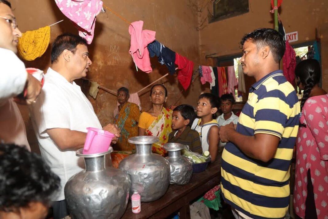 मुख्यमंत्री डॉ. हिमंत विश्व शर्मा ने बाढ़ प्रभावित सिलचर का किया दौरा, बाढ़ समस्या को कम करने के लिए प्रतिबद्धता दोहराई