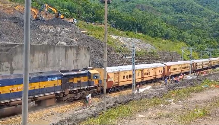 रेल सेवा शुरू, पूसी. रेलवे ने रिकॉर्ड समय में लामडिंग – बदरपुर हिल सेक्शन मार्ग को किया बहाल