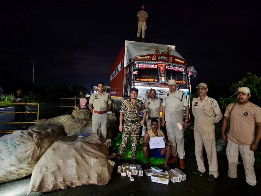 कछार : 1.5 करोड़ रुपये मूल्य के विदेशी सिगरेट के साथ एक बंदी, पकड़े गए व्यक्ति की पहचान राजस्थान के चूरू निवासी हेमा राम के रूप में हुई