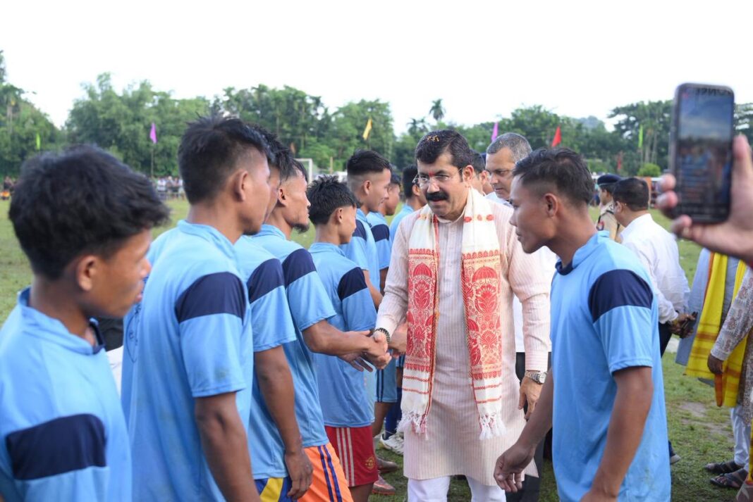 एमएलए कप लखीपुर – 2025 फुटबॉल चैंपियनशिप टूर्नामेंट, सीजन 4.0, का भव्य शुभारंभ, मंत्री कौशिक राय, राज्यसभा सांसद कणाद पुरकायस्थ बने साक्षी