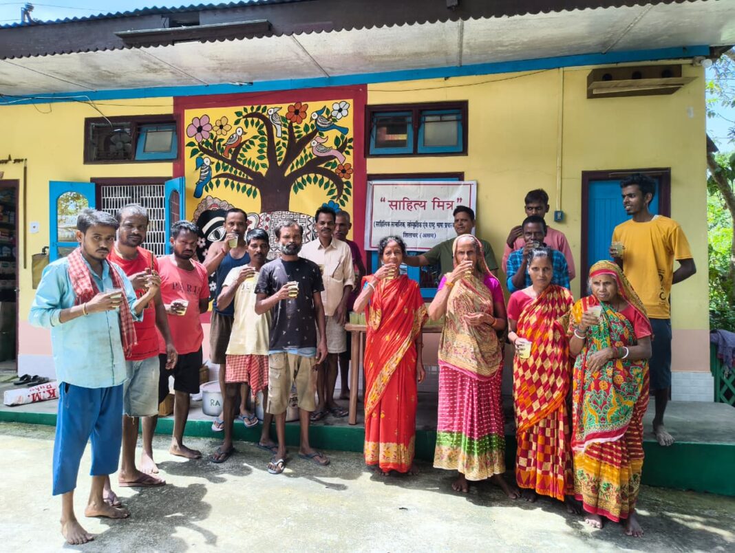 साहित्य मित्र संस्था ने महीने भर किया शरबत सेवा का आयोजन