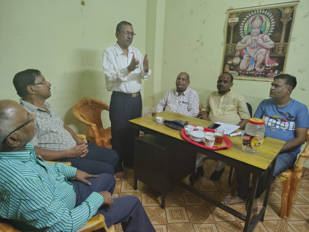आदर्श भक्त मंडल की आपातकाल एवं महत्वपूर्ण बैठक वनबन्धु परिषद सभागार में हुई संपन्न