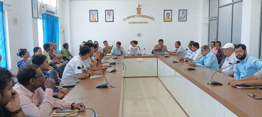 लखीपुर में दुर्गोत्सव की तैयारियों को लेकर प्रशासन ने की बैठक