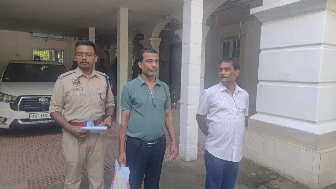 सिलचर में दो फर्जी दंत चिकित्सक गिरफ्तार, नकली डॉक्टरों के खिलाफ अभियान जारी