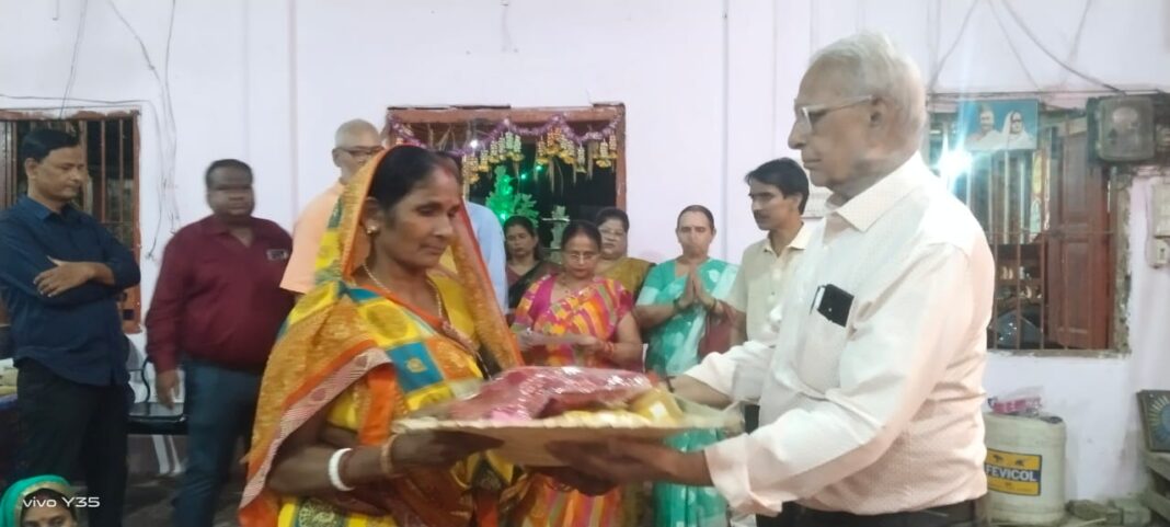 ब्रह्मज्योति संस्थान, सिलचर ने 25 छठव्रति परिवारों के बीच सूप और पूजन सामग्री वितरित किया