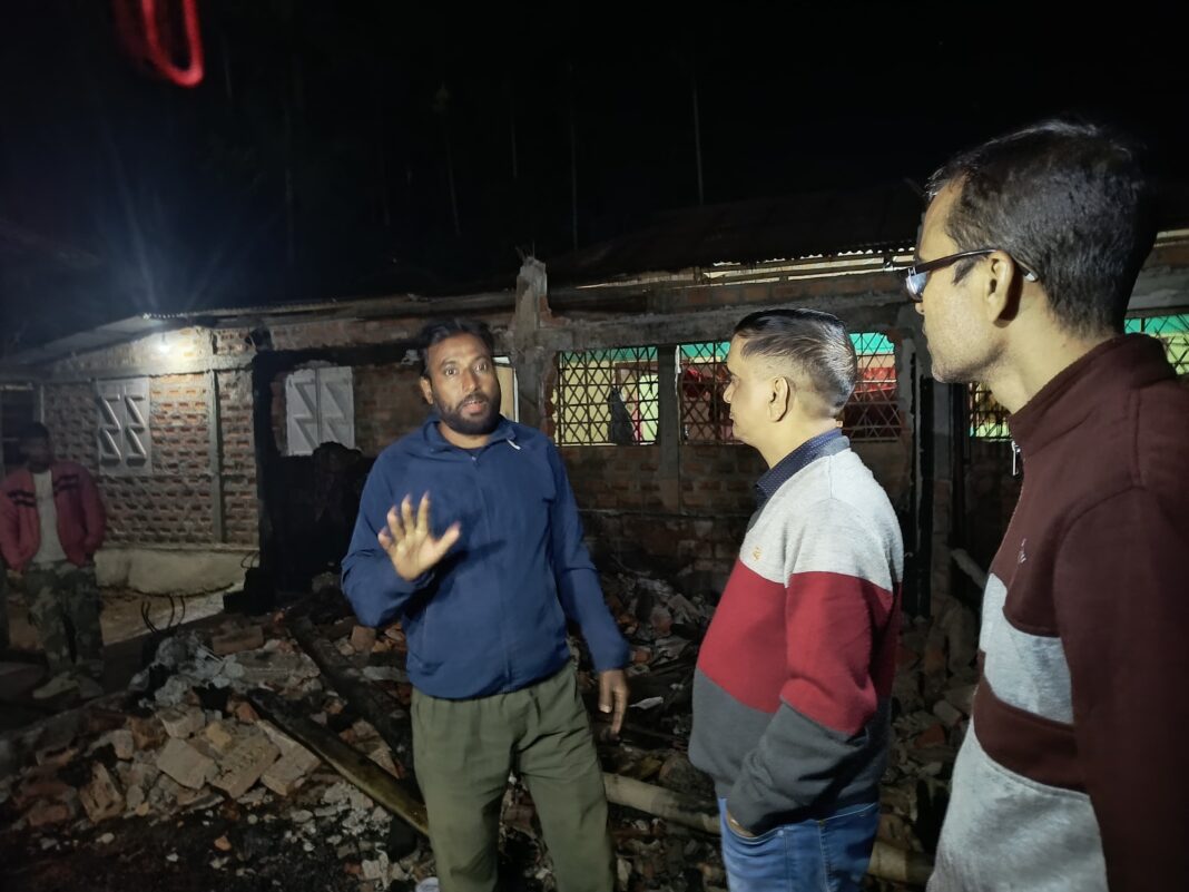 अरकाटीपुर व छप्पनहाट चाय बागान में आगज़नी से प्रभावित परिवारों को भारतीय चाय मजदूर संघ ने की मदद