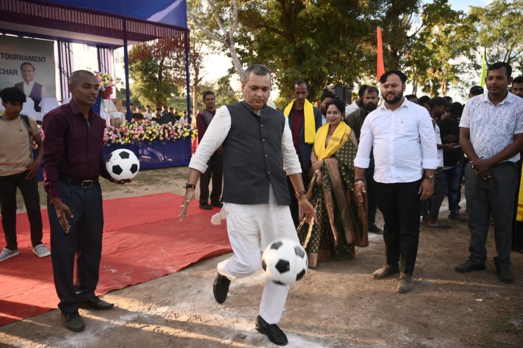 लखीपुर विधानसभा क्षेत्र में आरंभ हुआ ‘मुख्यमंत्री चाय जनगोष्ठी एवं आदिवासी फुटबॉल प्रतियोगिता’, 27 चाय बागानों की टीमें ले रही हिस्सा